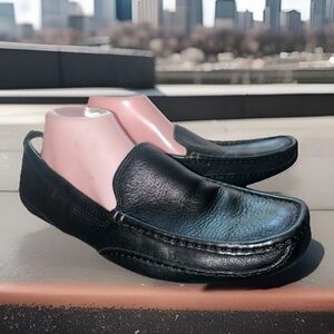 Mens UGG Indy Moc Toe Driving moccasin Loafers Black leather Sz 10.5 D